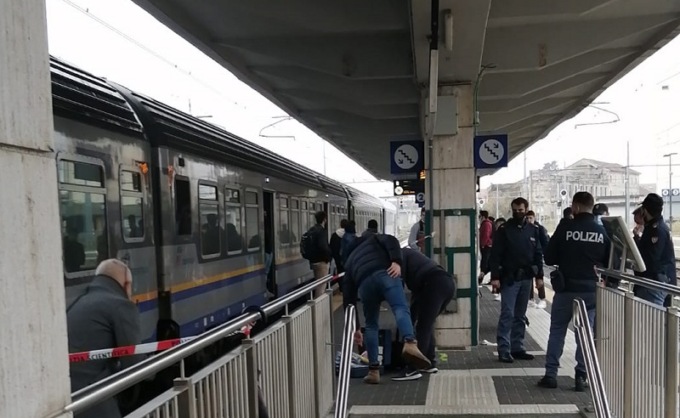 Urtata dal treno: è mancata la giovane ferita domenica 31 ottobre