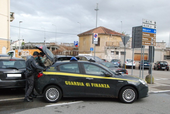 Halloween tarocco: sequestrati 2800 prodotti 12.000 euro di multa