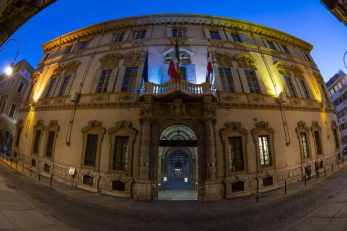 Palazzo Lascaris si tinge di blu per la Giornata mondiale dei diritti dei bambini
