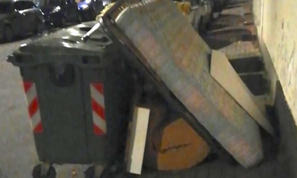 Rifiuti selvaggi: cresce la discarica in via Pisa, ne spunta un'altra in via Cavalcanti