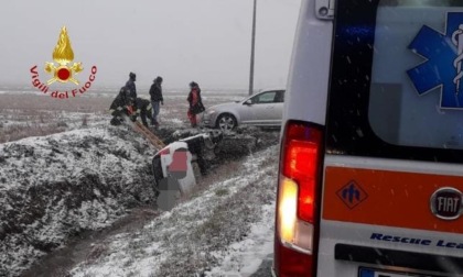 Auto nel fosso: altro incidente nella neve