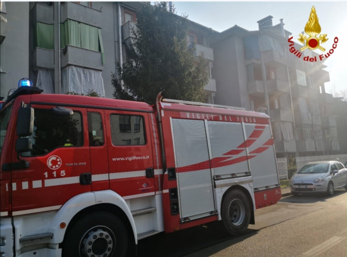 Anziano cade in casa, soccorso dai Vigili del Fuoco