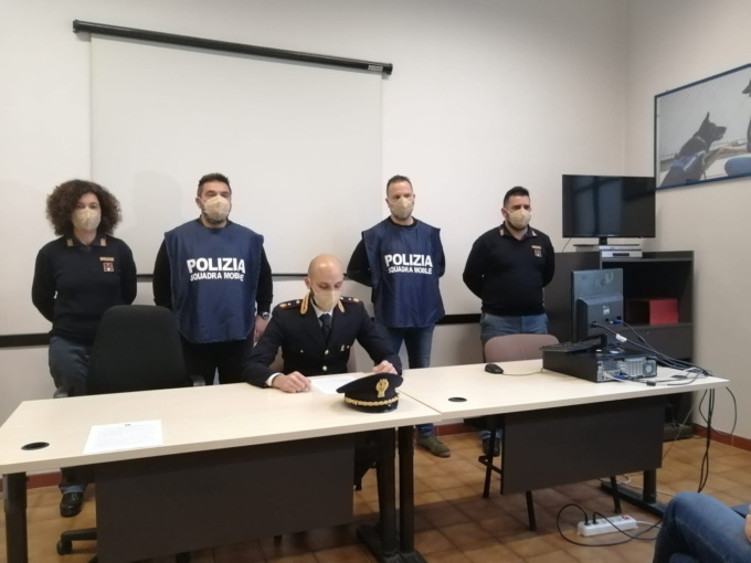 Tre minori indagati per l’accoltellamento fuori dalla discoteca