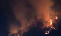 Varallo-Camasco: bosco in fiamme, operazioni in corso