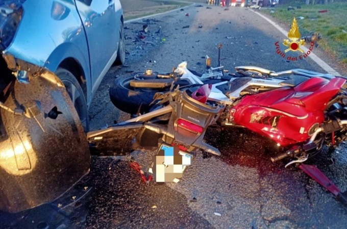 Tragedia a Caresana: due morti in incidente stradale