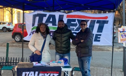 Italexit a Vercelli: continua la raccolta firme contro l'obbligo vaccinale per gli under 12