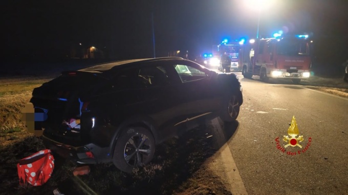 Scontro fra due auto in nottata: quattro feriti