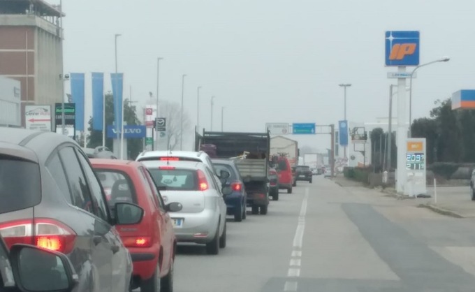 Caos viabilità fra Caresanablot e Vercelli per la Milano-Torino