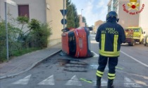 Schianto in Viale Rimembranza: auto si gira su un fianco