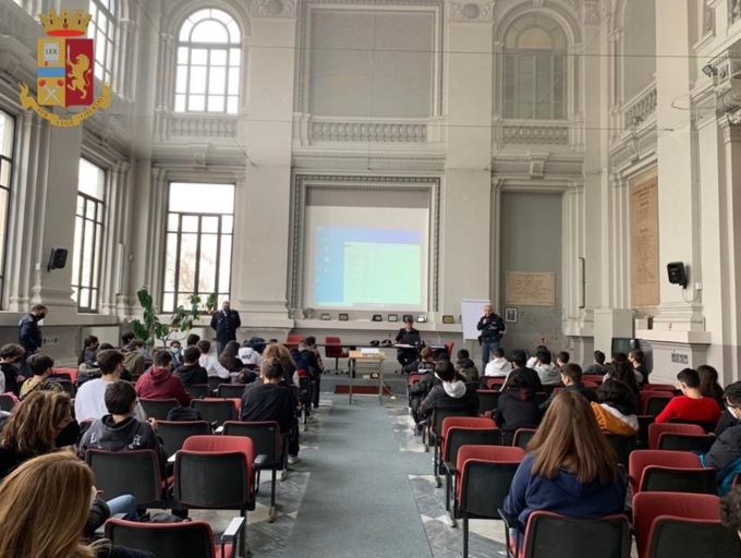 Polfer e la scuola: lezione di treno sicuro all’Ipsia Francis Lombardi