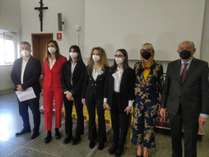 Giornata contro l’endometriosi: inaugurati la “panchina gialla” e un nuovo ambulatorio dedicato alla diagnosi e prevenzione del dolore pelvico
