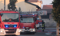 Incendio in un garage a Roasio: intervento dei vigili del fuoco