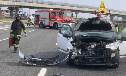 Scontro sull'autostrada A4 a Borgo d'Ale: tre persone in ospedale