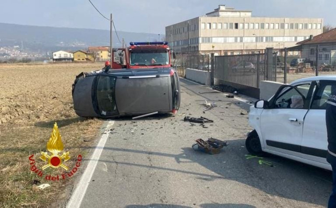 Scontro in via Burolo a Ivrea: due persone ferite