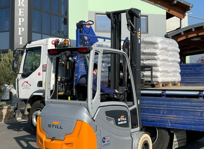 Cna Piemonte Nord manda un camion di riso in Ucraina