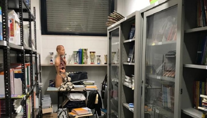 Insegnanti confinati nello sgabuzzino:  il caso del Comprensivo Ferraris in un’interrogazione parlamentare