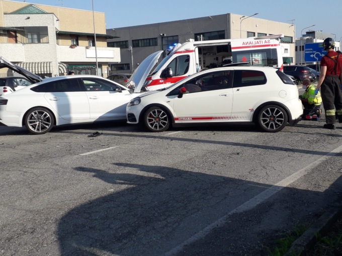 Scontro a Santhià: un ferito in ospedale