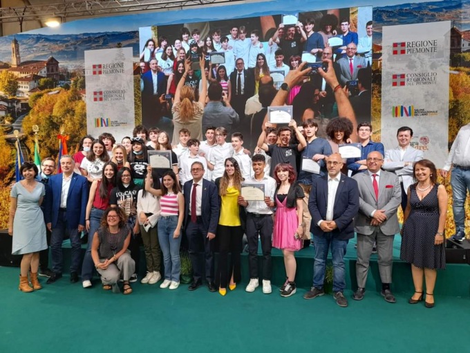 Cantanti e ambasciatori: l’Istituto Cavour vince due volte