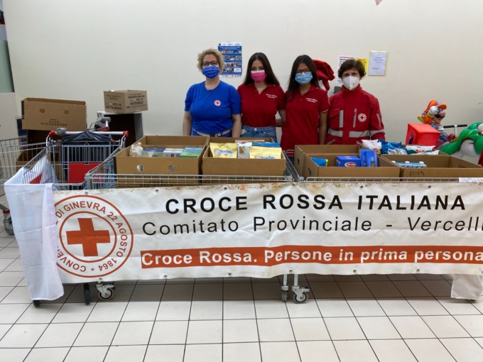 Croce Rossa: raccolti circa 790 chili di viveri per i poveri