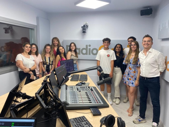 L’IIS Cavour di Vercelli brilla a Radio Gold