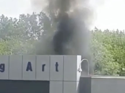 Meeting Art in fiamme
