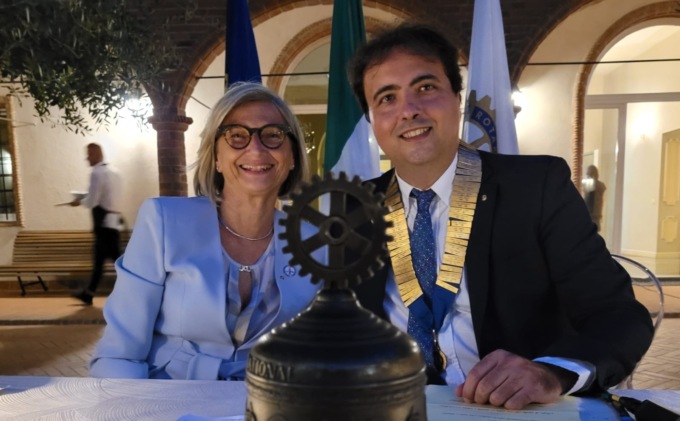 Adriana Sala  è il nuovo presidente del Rotary Club Vercelli