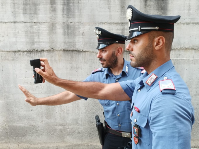 Uomo minaccia i Carabinieri: fermato con lo spray urticante