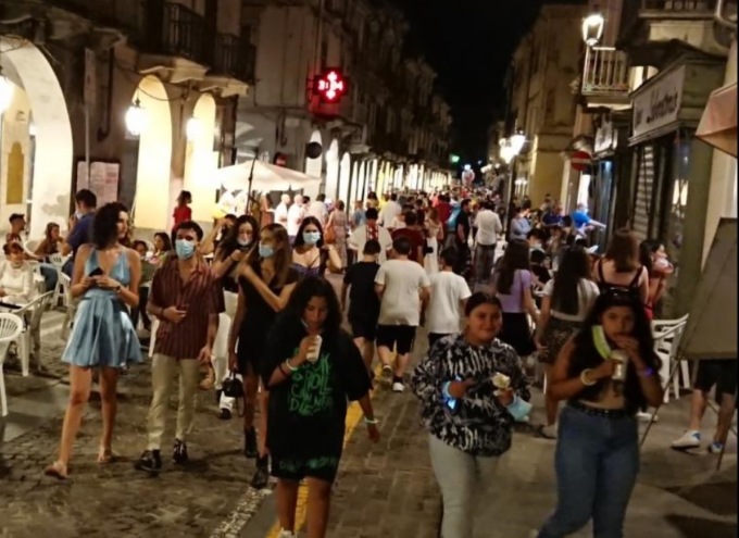 Saldi d’estate: notte bianca a Trino sabato 9 luglio