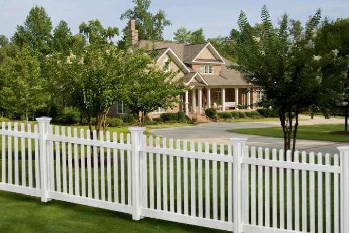 Come recintare il tuo giardino: vediamo le diverse opzioni