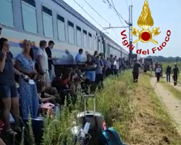 Treno guasto: pomeriggio bestiale per i viaggiatori