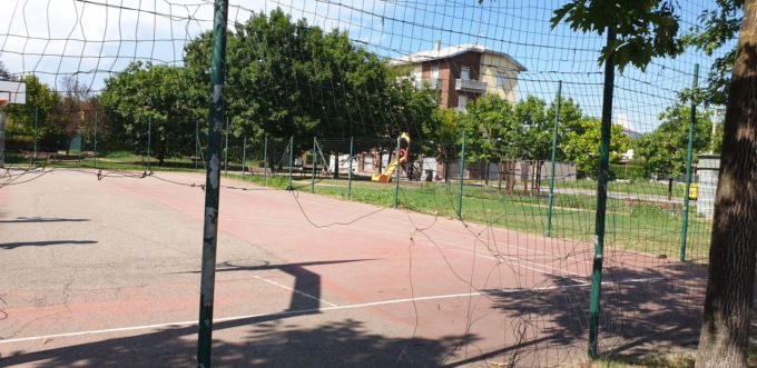Campo di basket all’Isola: uno scempio che rattrista