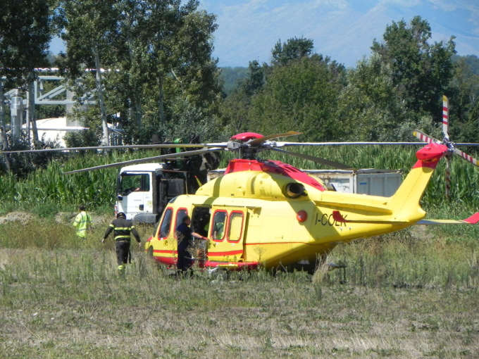 Incidente sul lavoro: 50enne incastrato in un macchinario, è in gravi condizioni
