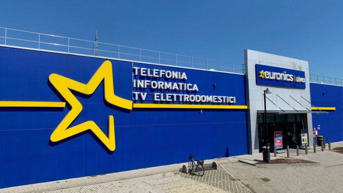 Euronics Vercelli: completamente rinnovato lo store cittadino