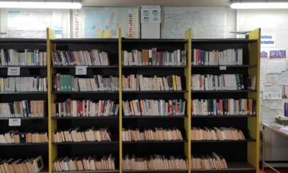 Biblioteca rinnovata pronta per la riapertura, grazie ai volontari