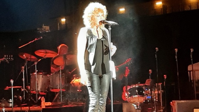 Fiorella Mannoia delizia il suo pubblico