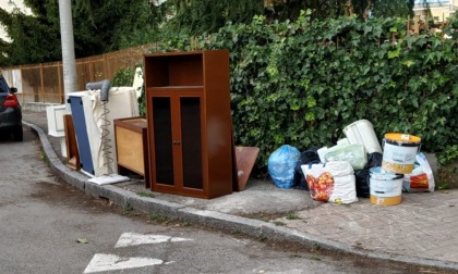 Notizia Oggi trova la discarica, il vicesindaco interviene in 40 minuti! Sette multati