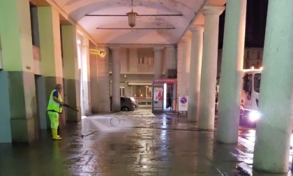 Al via la sperimentazione per la pulizia dei portici del centro storico
