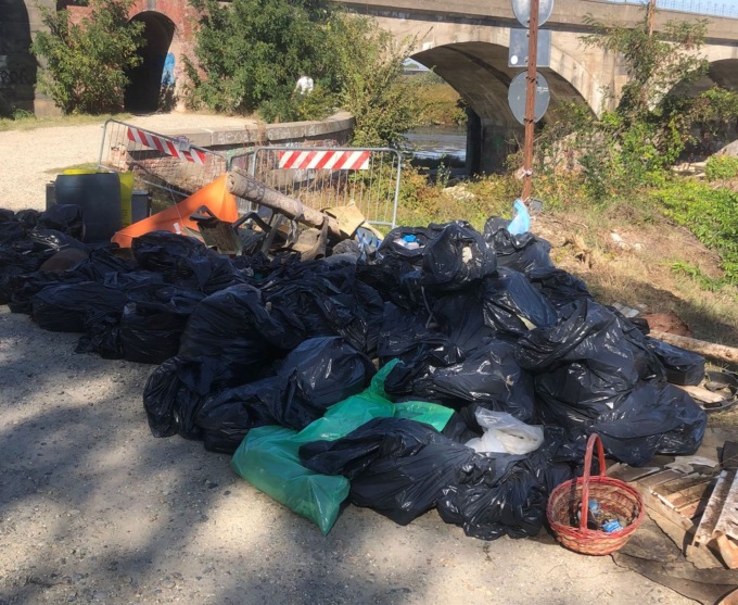 Argine del Sesia: i sacchi sono la raccolta di Plastic Free