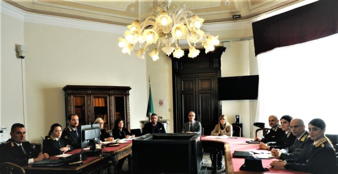 Incidenti stradali: summit in Prefettura per la prevenzione nelle scuole