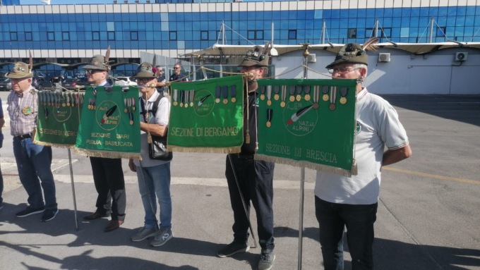 Alpini Vercellesi a Bari per ricordare don Pollo e alla festa di Napoli