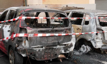I Carabinieri denunciano un gattinarese per l'incendio delle auto
