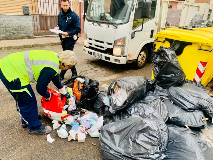 Rifiuti abbandonati a Vercelli: individuati i trasgressori