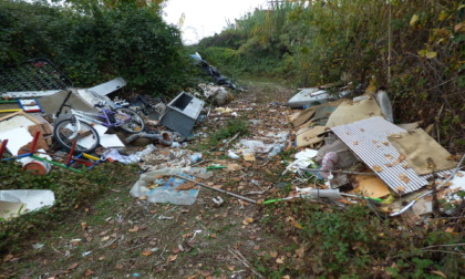 Ambiente degradato da discariche nell'area industriale