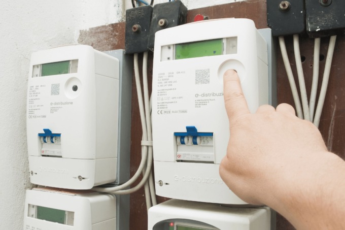 In arrivo una giornata di interruzione dell’ energia elettrica a Santhià