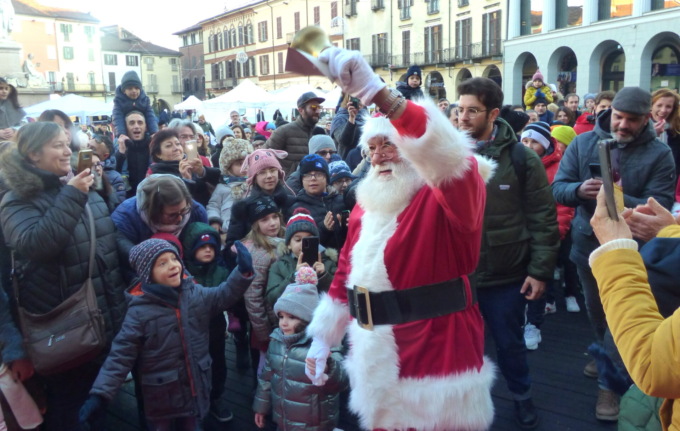 Suoni ed emozioni del Natale in piazza Cavour