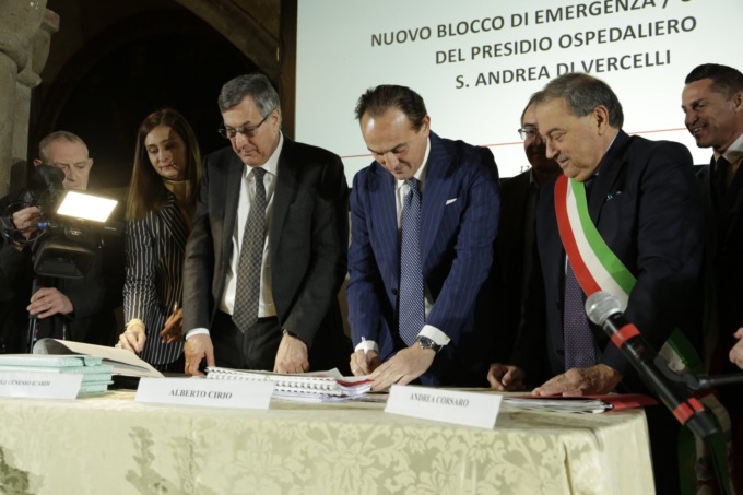 Ospedale Vercelli: storica firma, investiti 53 milioni di euro per una nuova palazzina