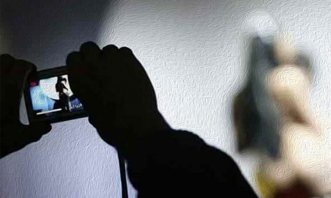Pubblica foto della ex su siti porno: condannato commercialista vercellese