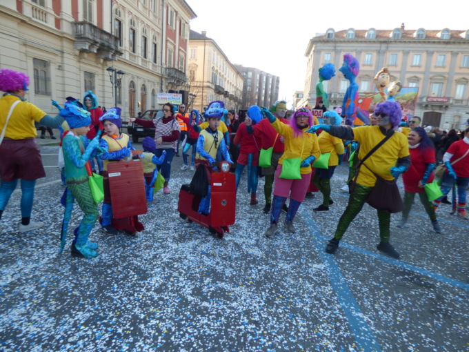 Buona la prima: grande entusiasmo per la sfilata a Vercelli