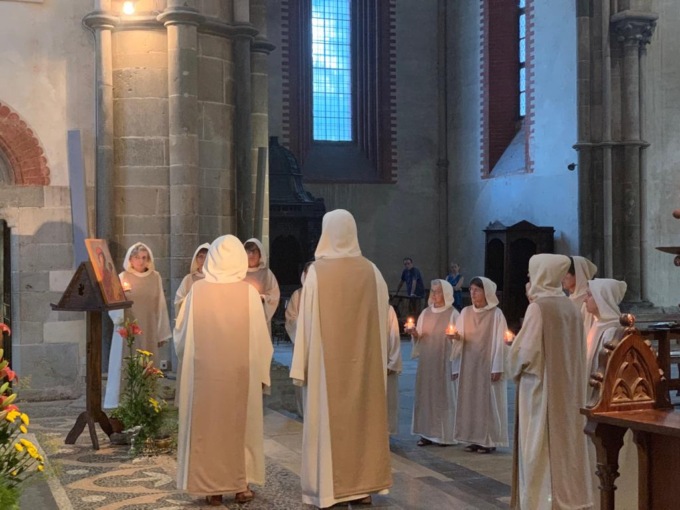 “Un canto nella notte” per imparare a meditare