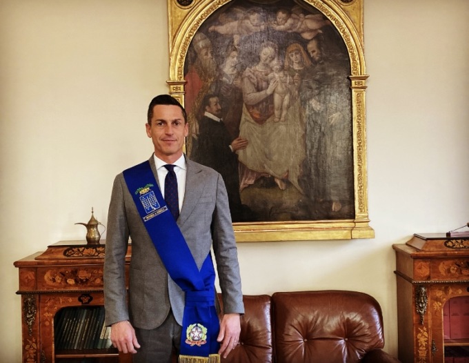 Entro il 2 Giugno, il presidente della Provincia Gilardino distribuirà una copia della Costituzione a tutti i neo diciottenni 